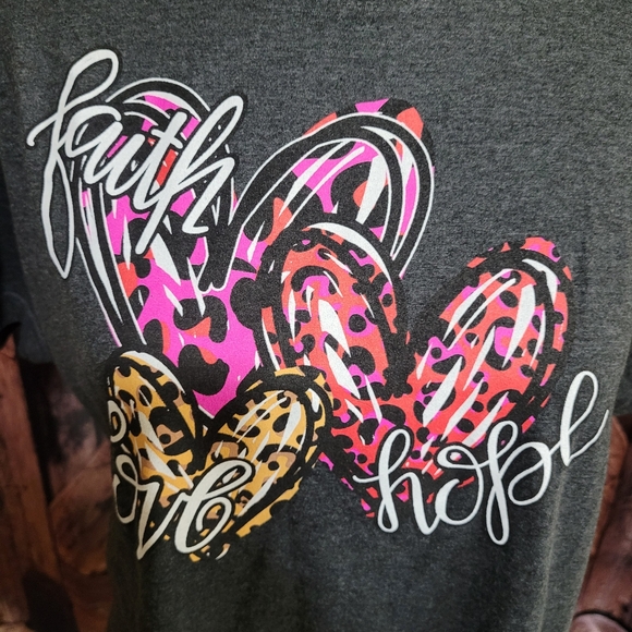 NWOT Women's Short Sleeve Faith Love Hope Heart/Animal Print Tee - Picture 6 of 6